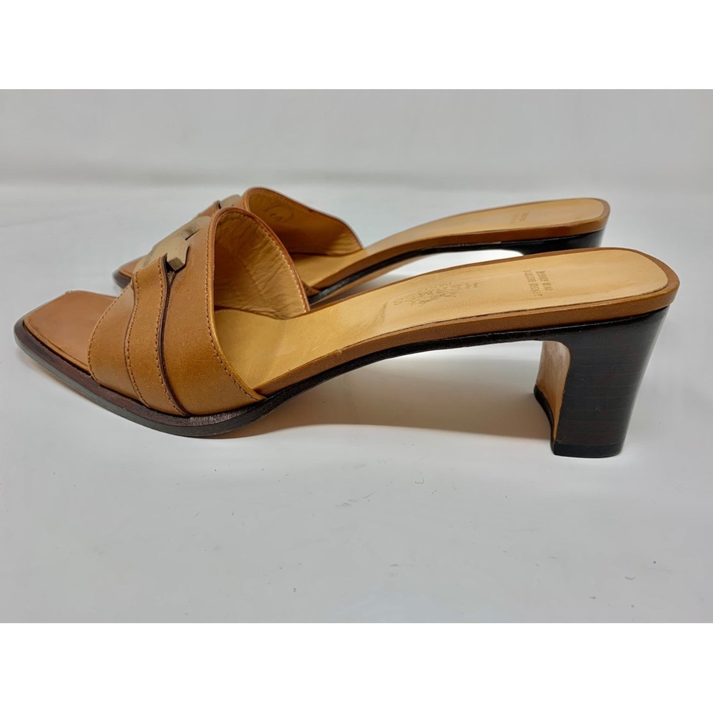 Hermès Pre-loved Leather Sandals